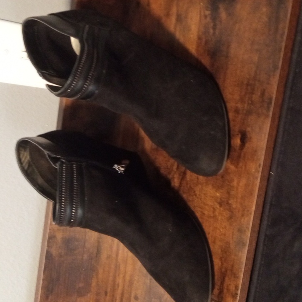 Xappeal black low cut boot size 10